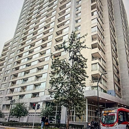 Cerca Movistar Arena Y A Pasos Del Metro Universidad De Chile Con Estacionamiento Santiago Exterior foto